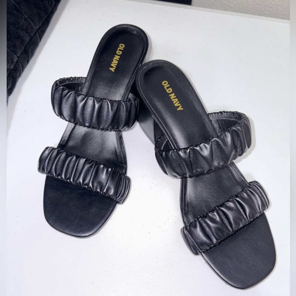 Old Navy Faux-Leather Strappy Block-Heel  Mule Sandals Size: 9 NWOT